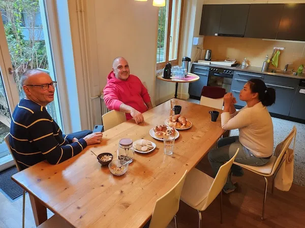 Impressionen aus dem Kadampa Meditationszentrum Basel - Tee und Gebäck
